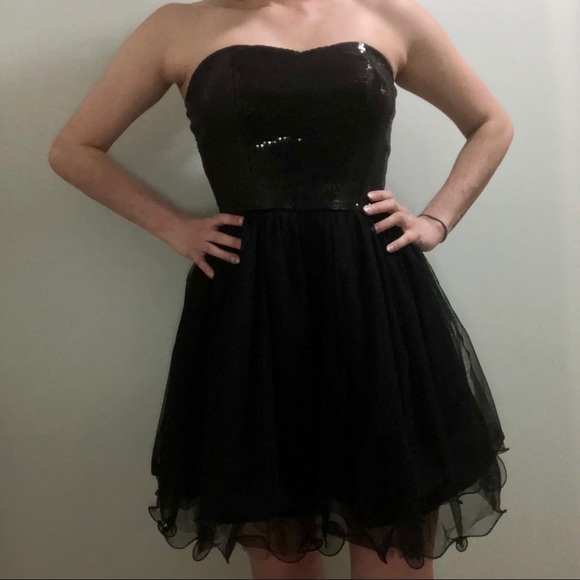 FOREVER 21 | Black Sequin Strapless Dress - Picture 5 of 8